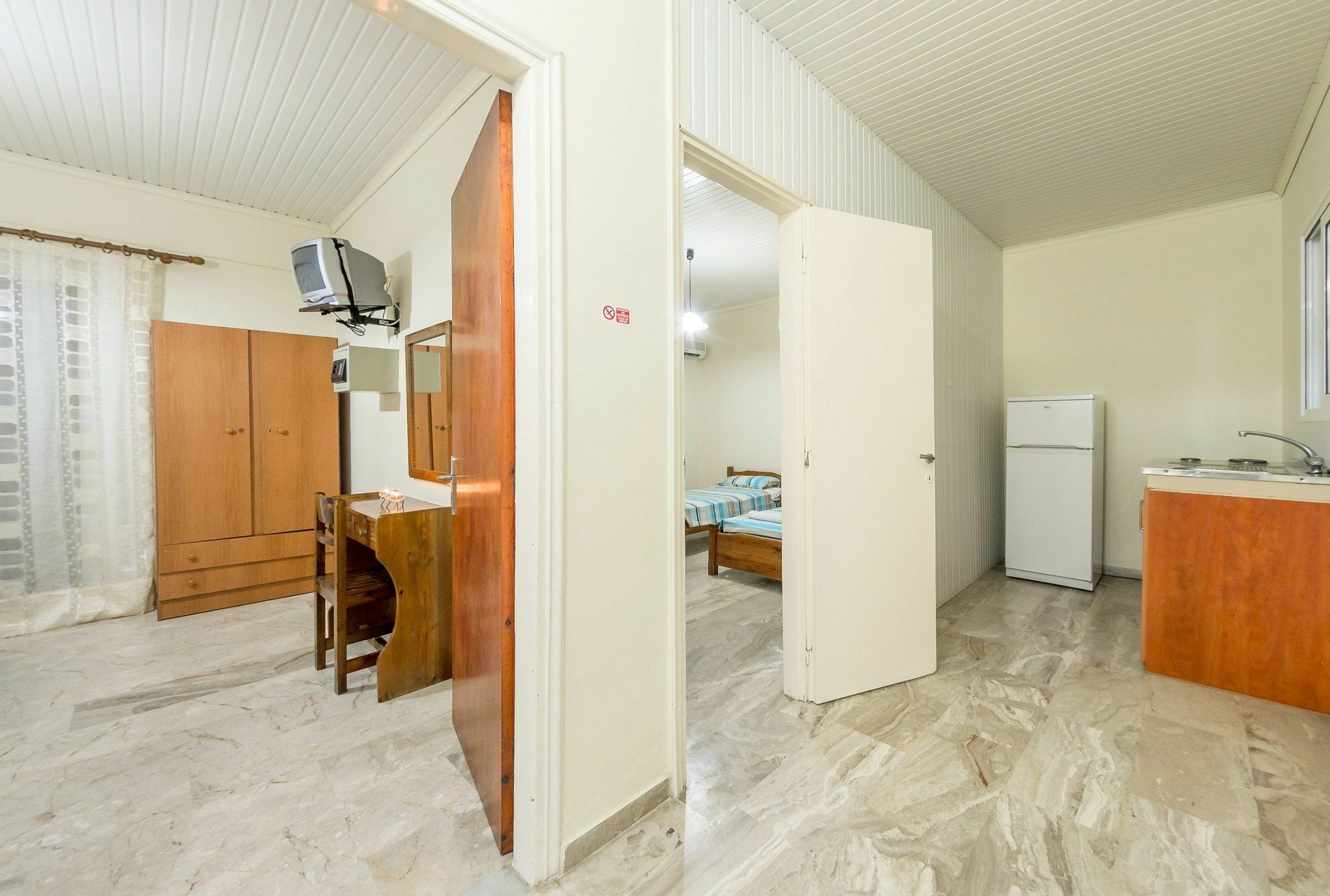 Borsalino Studios & Apartments Лаганас Екстер'єр фото